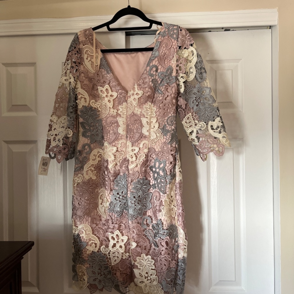 Dress - Picture 3 of 3